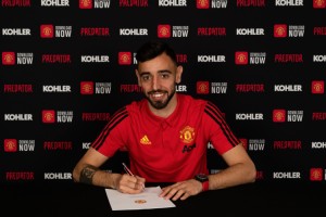  滕哈格回应质疑强调团队精神  