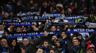  那不勒斯球迷冲突升级，警方逮捕六人  