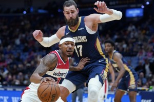  瓦兰丘纳斯30+15鹈鹕胜奇才  