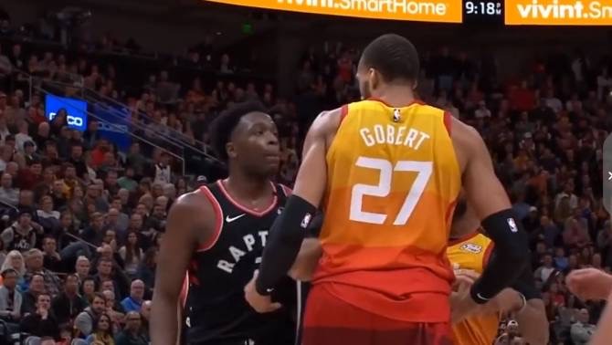  米切尔冲突遭驱逐，骑士负于猛龙引争议  